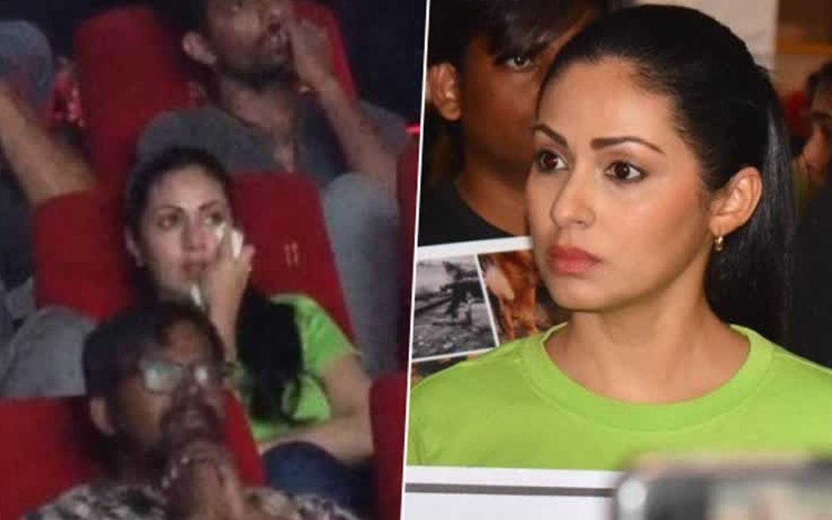 Actress Sadha cried in theater while watching movie