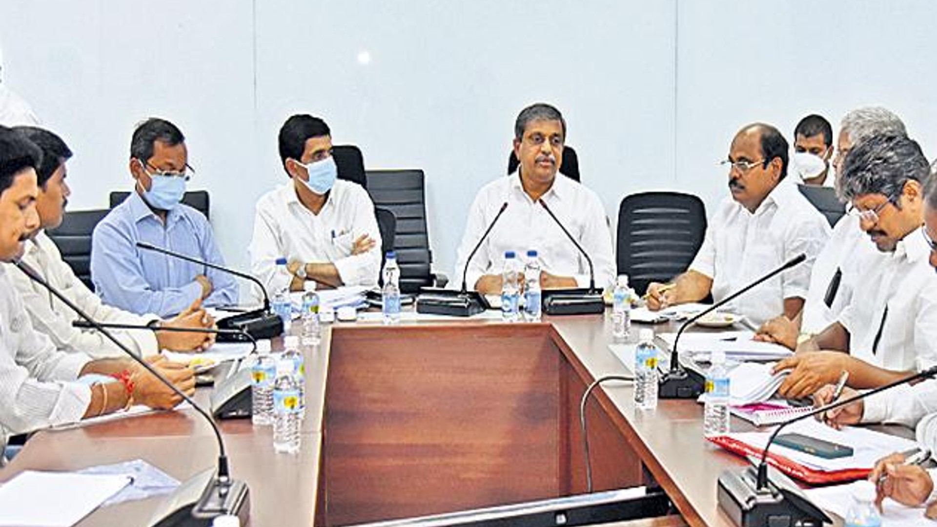 andhra-pradesh-government-advisor-sajjala-ramakrishna-reddy-held-talks-employees