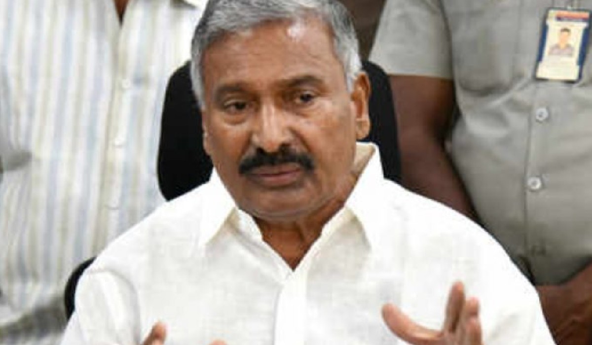 minister-peddy-reddy-fires-on-tdp-leaders-ots-dharna