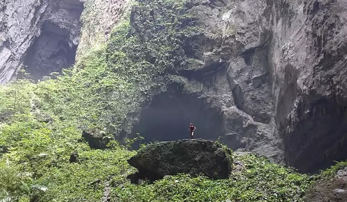 Dong Cave