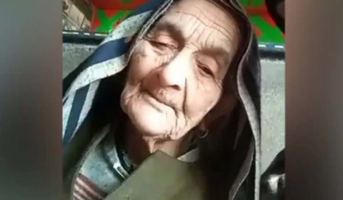 English-Speaking-Grandma-From-Kashmir-Takes-Internet-By-Storm