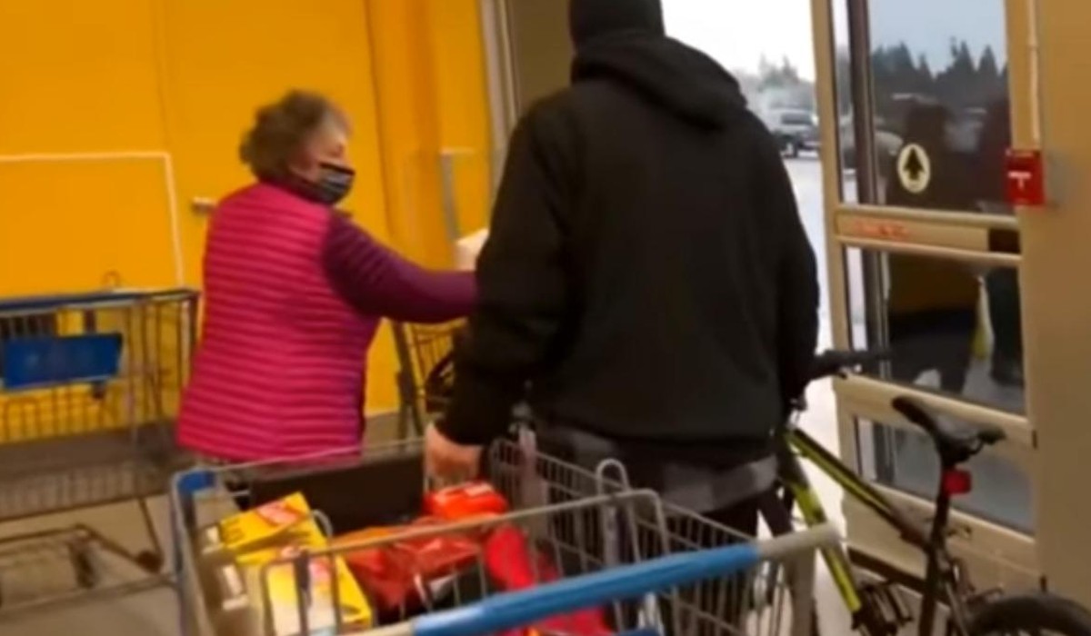 Video Of 73 Year Old Grand Mother Stops Shoplifter At Walmart Store Viral On Social Media