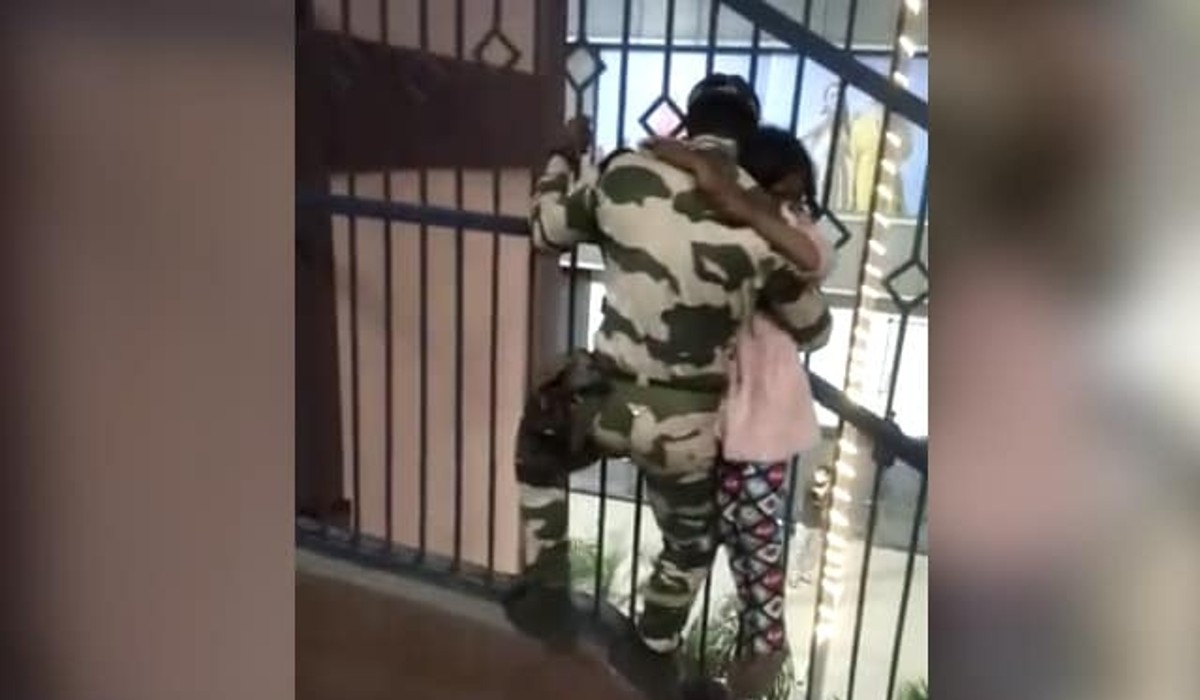 CISF jawan rescues girl stuck in iron grill at Delhi Metro station