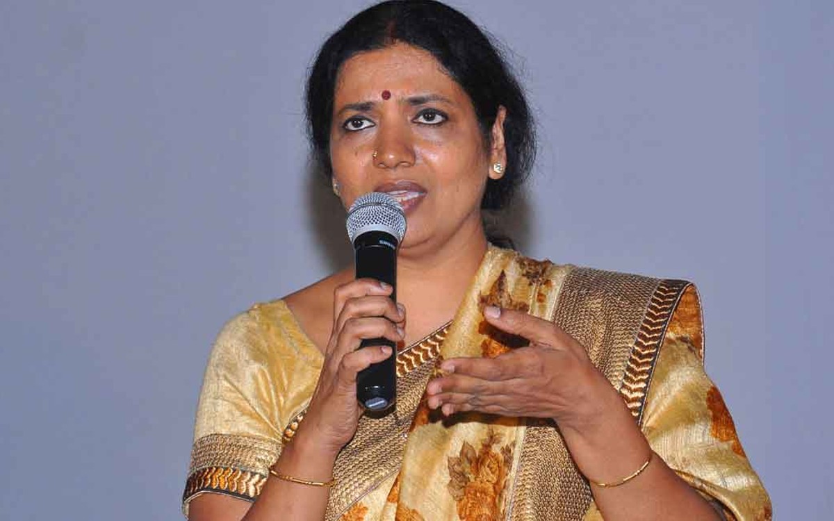 Jeevitha rajasekhar about the Non-bailable Warrant issued against her